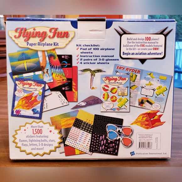 Flying Fun Paper Airplane Kit – NEW - Picture 2 of 3